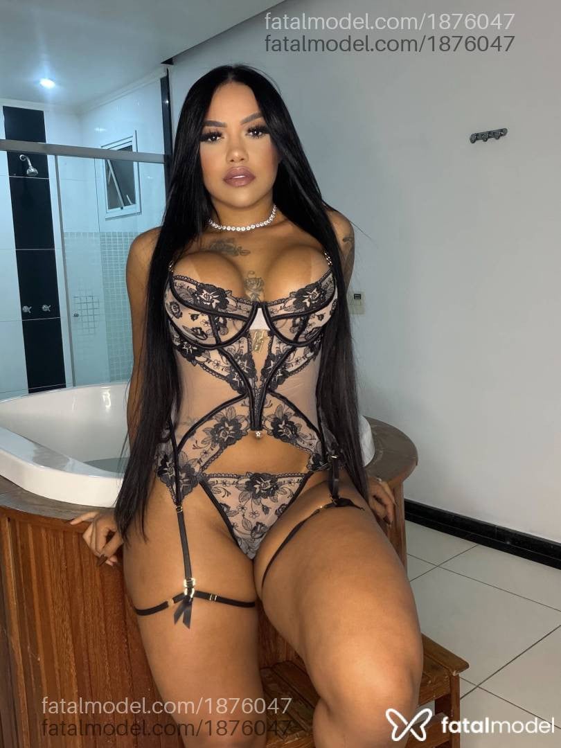 Acompanhante mulher morena (o) de olhos pretos - Musafitnesss