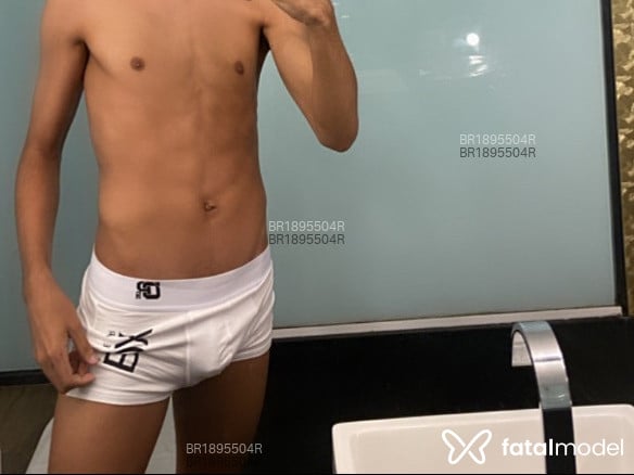 Acompanhante homem morena (o) de olhos pretos em Campos Novos Acompanhante homem morena (o) de olhos pretos em Campos Novos - Paulo
