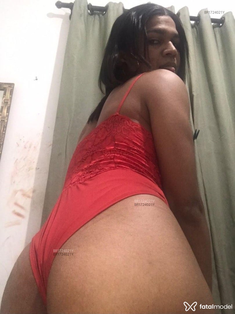 Acompanhante mulher trans morena (o) de olhos castanhos em Barra dos Coqueiros - Gisele
