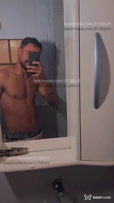 Acompanhante homem morena (o) de olhos castanhos em Capão da Canoa Acompanhante homem morena (o) de olhos castanhos em Capão da Canoa - Fernando Silva