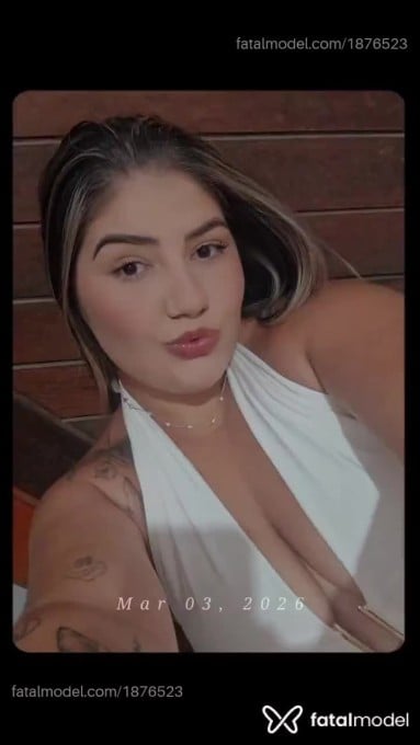 Acompanhante mulher com cabelo castanho de olhos castanhos em Balneário Piçarras - July lins