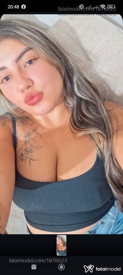 Acompanhante mulher com cabelo castanho de olhos castanhos em Balneário Piçarras - July lins