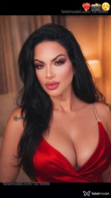 Acompanhante mulher morena (o) de olhos mel - Bruna Davila Acompanhante mulher morena (o) de olhos mel - Bruna Davila