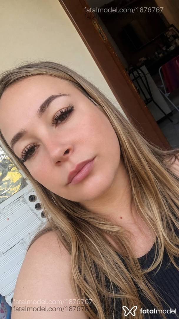 Acompanhante mulher loira (o) de olhos azuis - Bruna