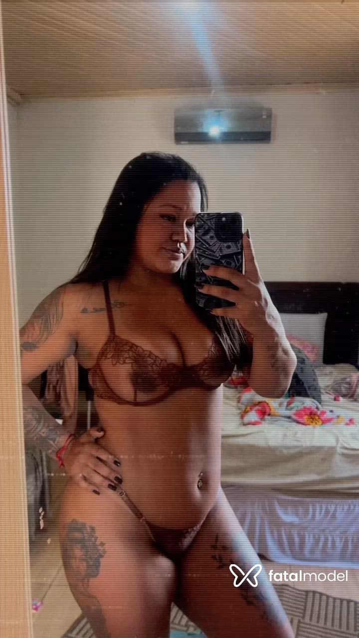 Acompanhante mulher morena (o) de olhos castanhos - Paulinhaa Acompanhante mulher morena (o) de olhos castanhos - Paulinhaa