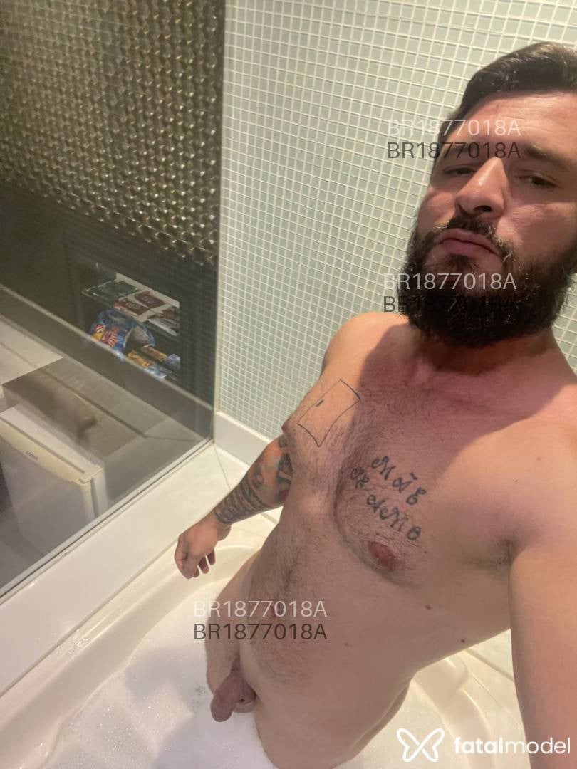 Acompanhante homem com cabelo castanho de olhos castanhos em São Paulo Acompanhante homem com cabelo castanho de olhos castanhos em São Paulo - Dmitry Padilha