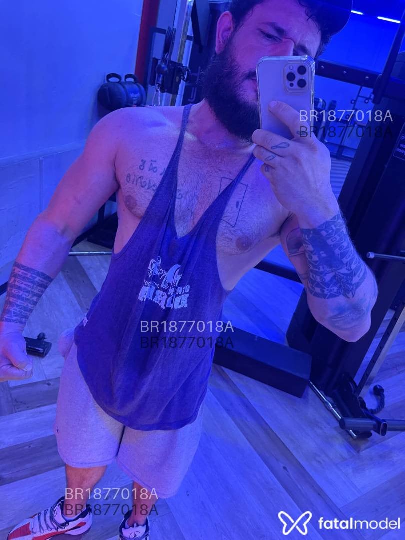 Acompanhante homem com cabelo castanho de olhos castanhos em São Paulo Acompanhante homem com cabelo castanho de olhos castanhos em São Paulo - Dmitry Padilha