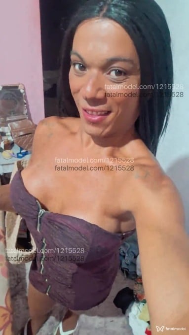 Acompanhante travesti loira (o) de olhos castanhos em São Pedro da Aldeia - Taty Araújo