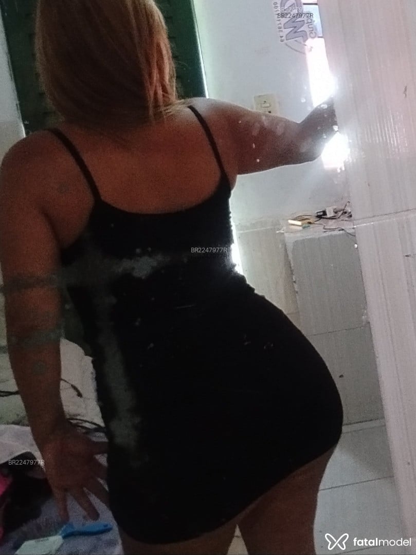 Acompanhante mulher loira (o) de olhos castanhos em Araxá - Heloísa