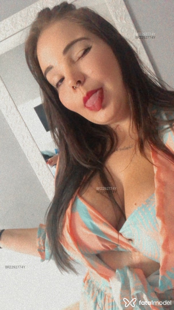 Acompanhante mulher ruiva (o) de olhos castanhos - Emilly Acompanhante mulher ruiva (o) de olhos castanhos - Emilly