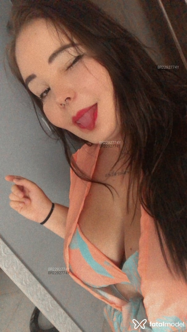 Acompanhante mulher ruiva (o) de olhos castanhos - Emilly Acompanhante mulher ruiva (o) de olhos castanhos - Emilly