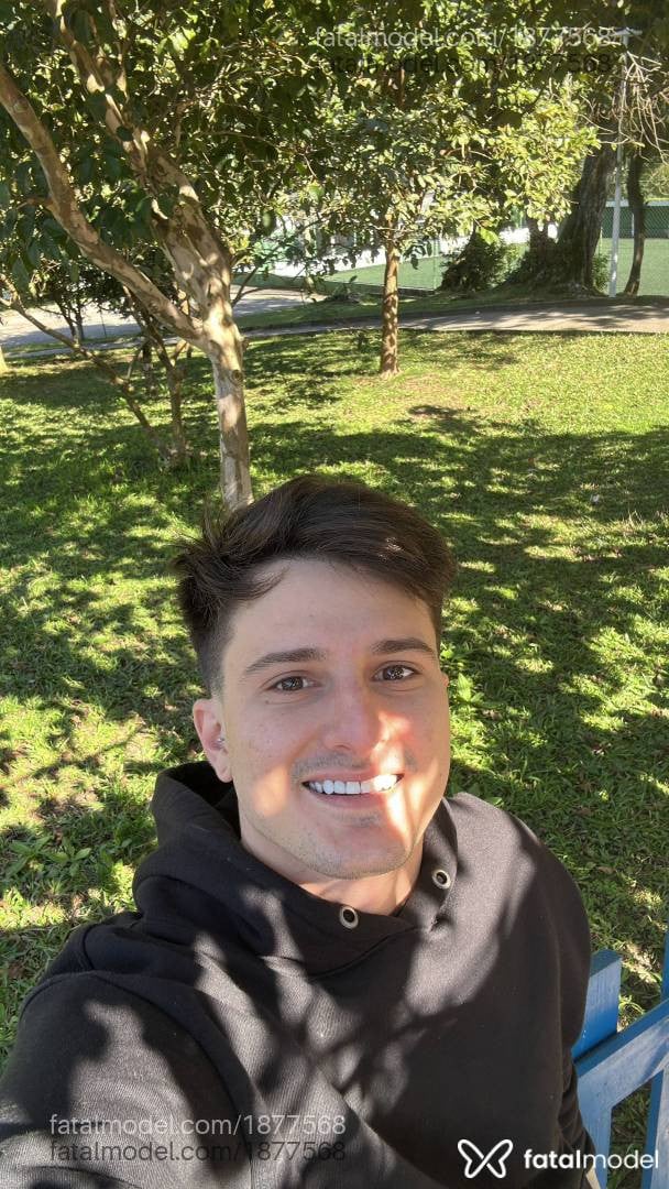 Acompanhante homem com cabelo castanho de olhos mel em Florianópolis - Brayan