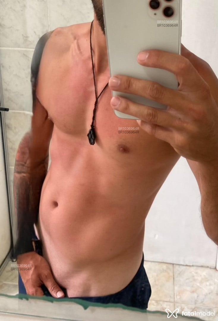 Acompanhante homem loira (o) de olhos verdes em Itapema - Sandro Alemão