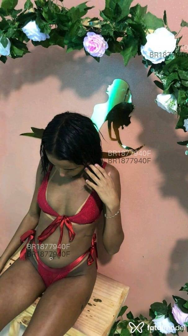 Acompanhante mulher morena (o) de olhos castanhos em São Gonçalo - Camila chagas