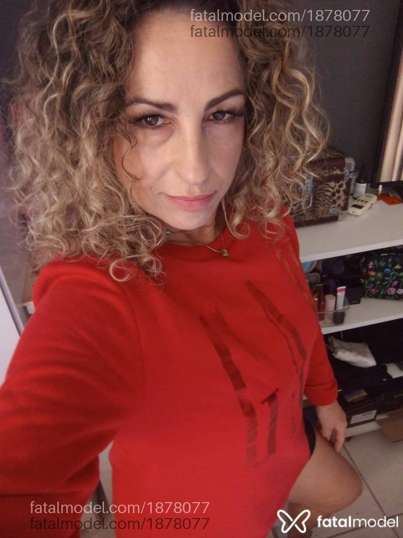 Acompanhante mulher loira (o) de olhos castanhos - Fabi Peralta