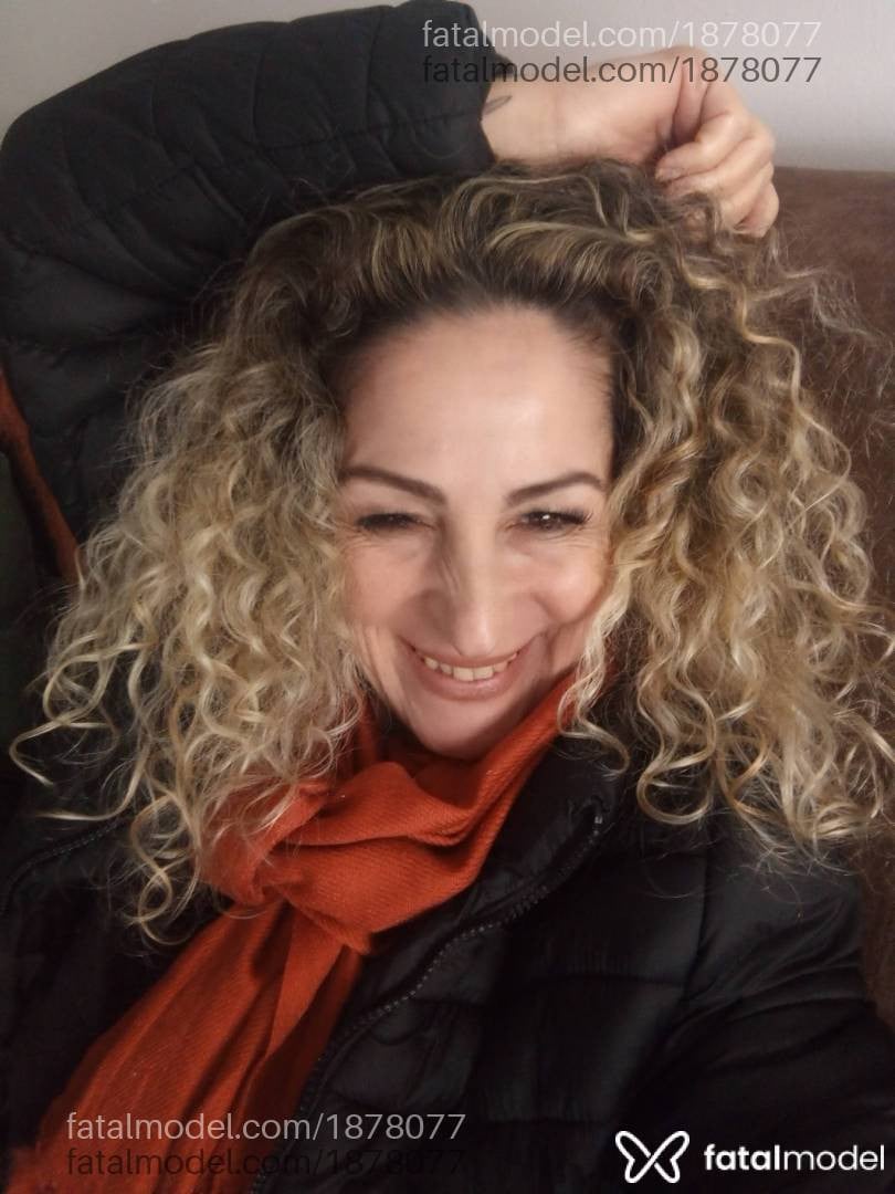 Acompanhante mulher loira (o) de olhos castanhos - Fabi Peralta