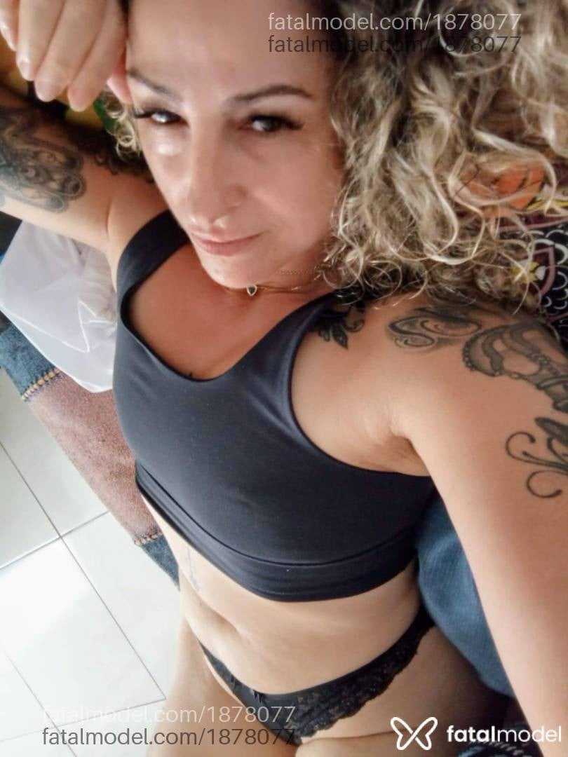 Acompanhante mulher loira (o) de olhos castanhos - Fabi Peralta