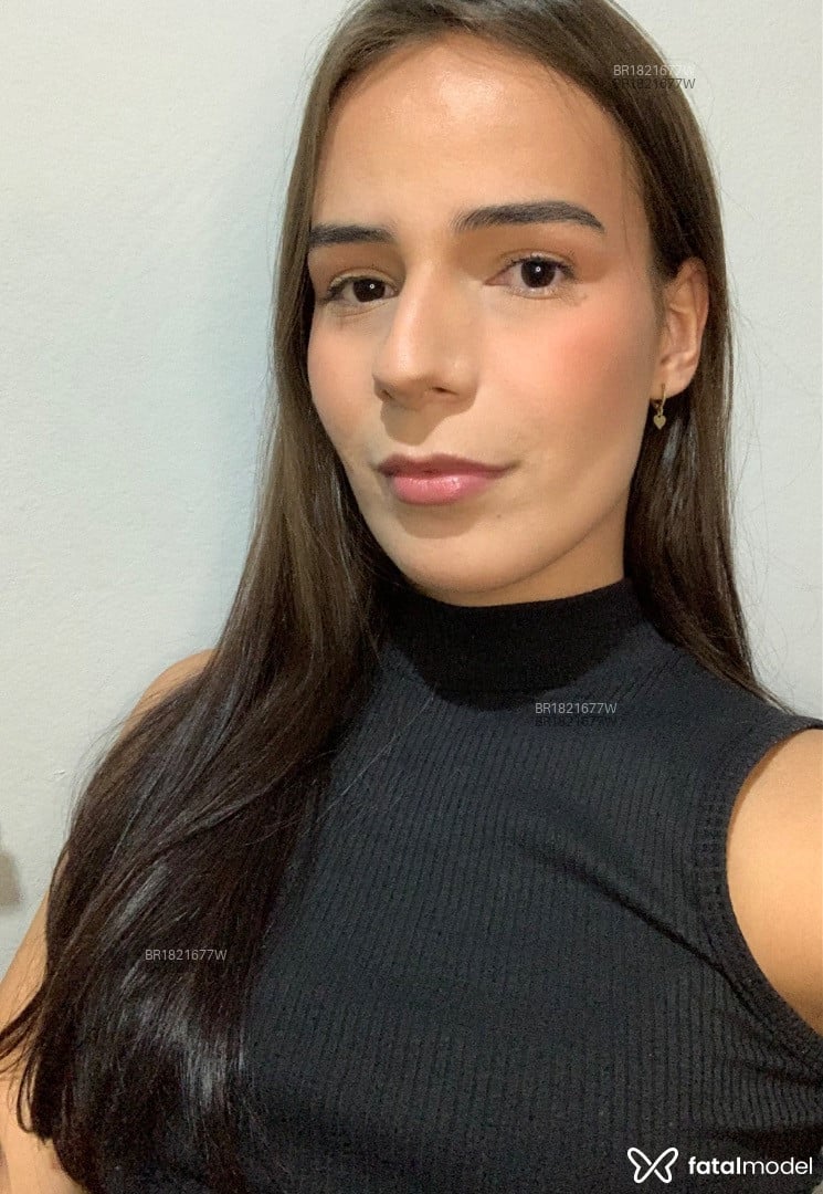 Acompanhante mulher trans com cabelo castanho de olhos castanhos em Itapuí - Vic