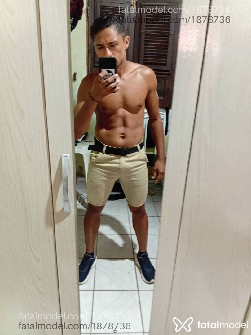Acompanhante homem com cabelo castanho de olhos castanhos em São Luís - VersatilDot