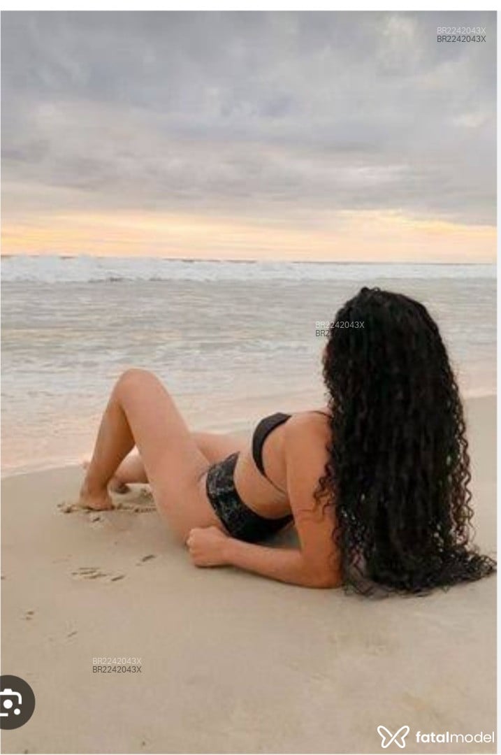 Acompanhante mulher morena (o) de olhos pretos em Goiânia - Letícia