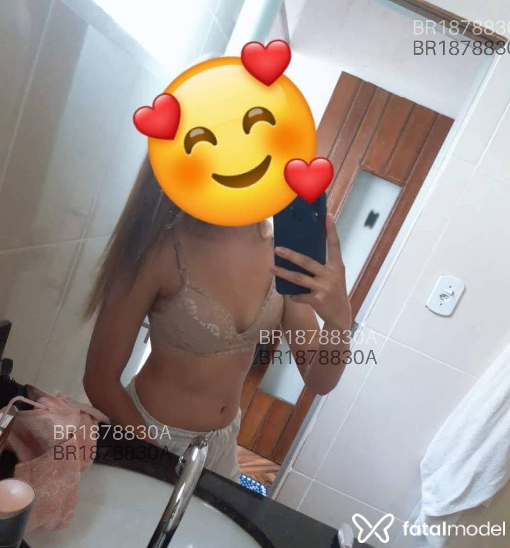 Acompanhante mulher com cabelo castanho de olhos castanhos - Anna Beatriz