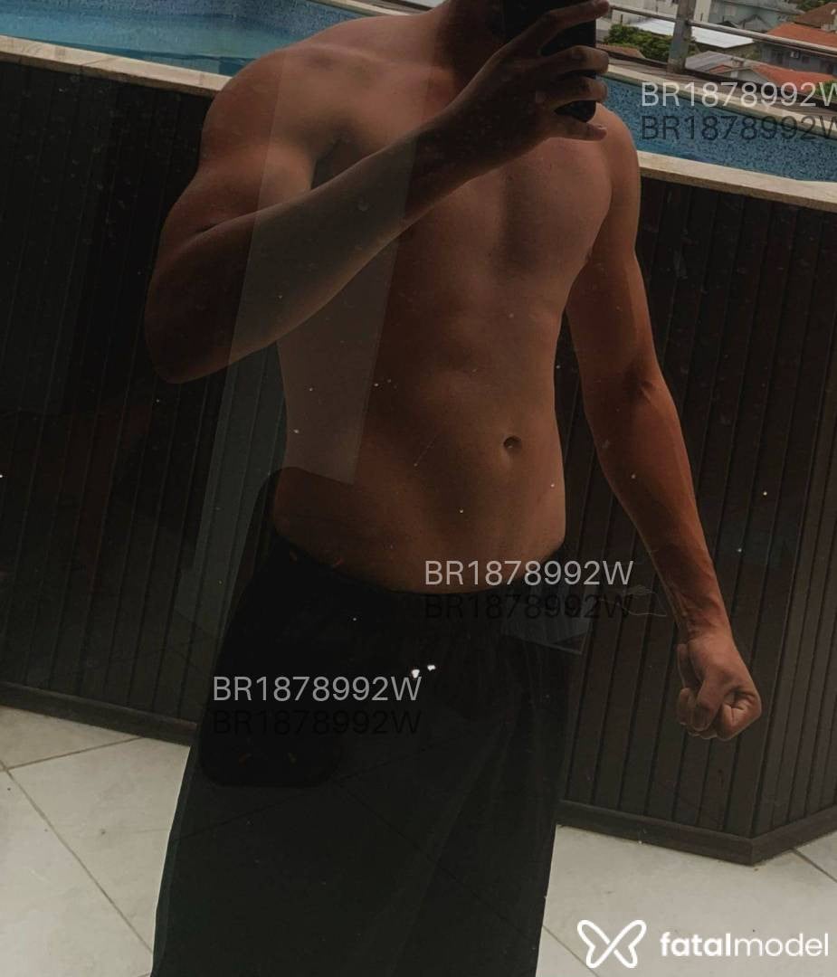 Acompanhante homem morena (o) de olhos pretos em Virtual Acompanhante homem morena (o) de olhos pretos em Virtual - Lucas Gantizzo