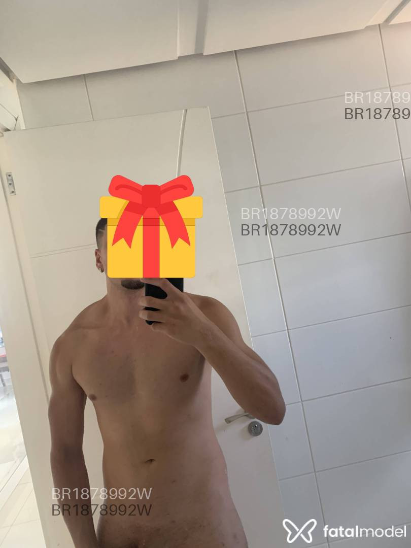 Acompanhante homem morena (o) de olhos pretos em Virtual Acompanhante homem morena (o) de olhos pretos em Virtual - Lucas Gantizzo