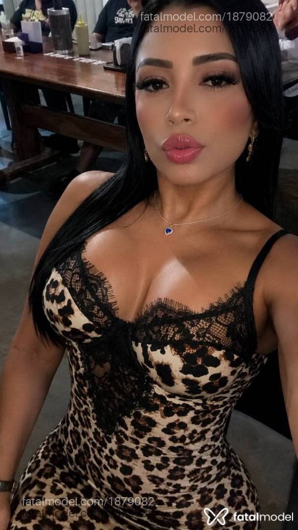 Acompanhante mulher morena (o) de olhos castanhos - Camila Monteiro