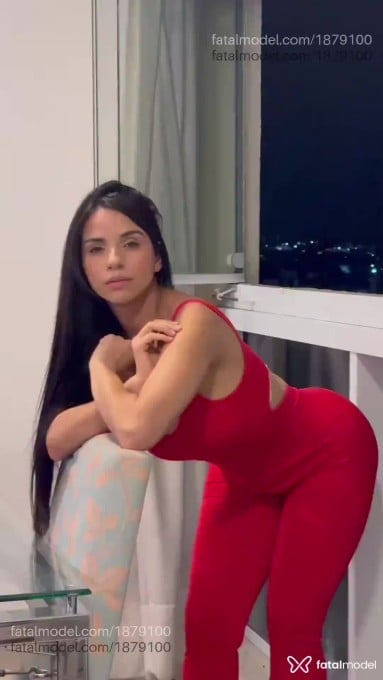 Acompanhante mulher morena (o) de olhos verdes - ágatha Valentini Acompanhante mulher morena (o) de olhos verdes - ágatha Valentini