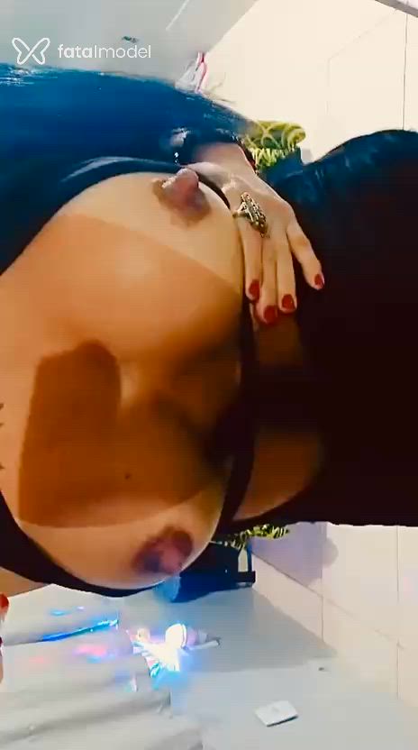 Acompanhante mulher morena (o) de olhos castanhos em Vila Velha Acompanhante mulher morena (o) de olhos castanhos em Vila Velha - Sabrina Ferrari