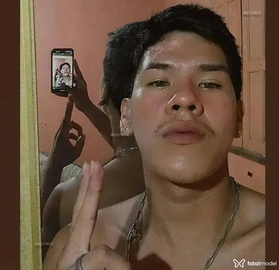 Acompanhante homem morena (o) de olhos pretos - Falcãojr Acompanhante homem morena (o) de olhos pretos - Falcãojr