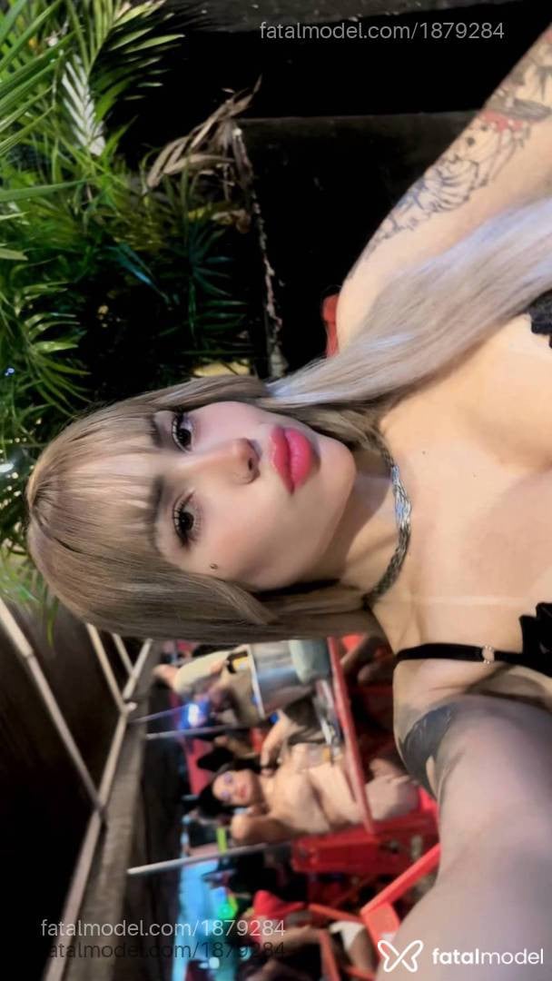 Acompanhante mulher loira (o) de olhos castanhos - Paraibaninha
