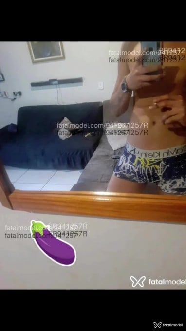 Acompanhante homem com cabelo castanho de olhos castanhos em Ribeirão Preto Acompanhante homem com cabelo castanho de olhos castanhos em Ribeirão Preto - Alefe