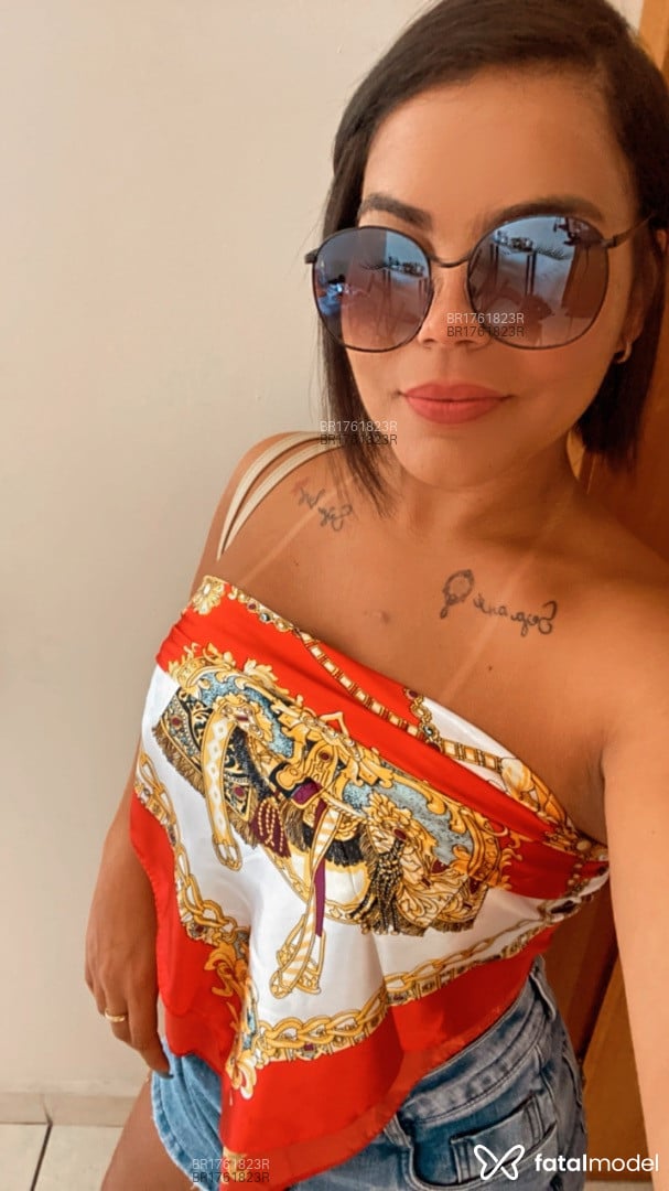 Acompanhante mulher morena (o) de olhos castanhos em Belo Horizonte - Michelle Coimbra
