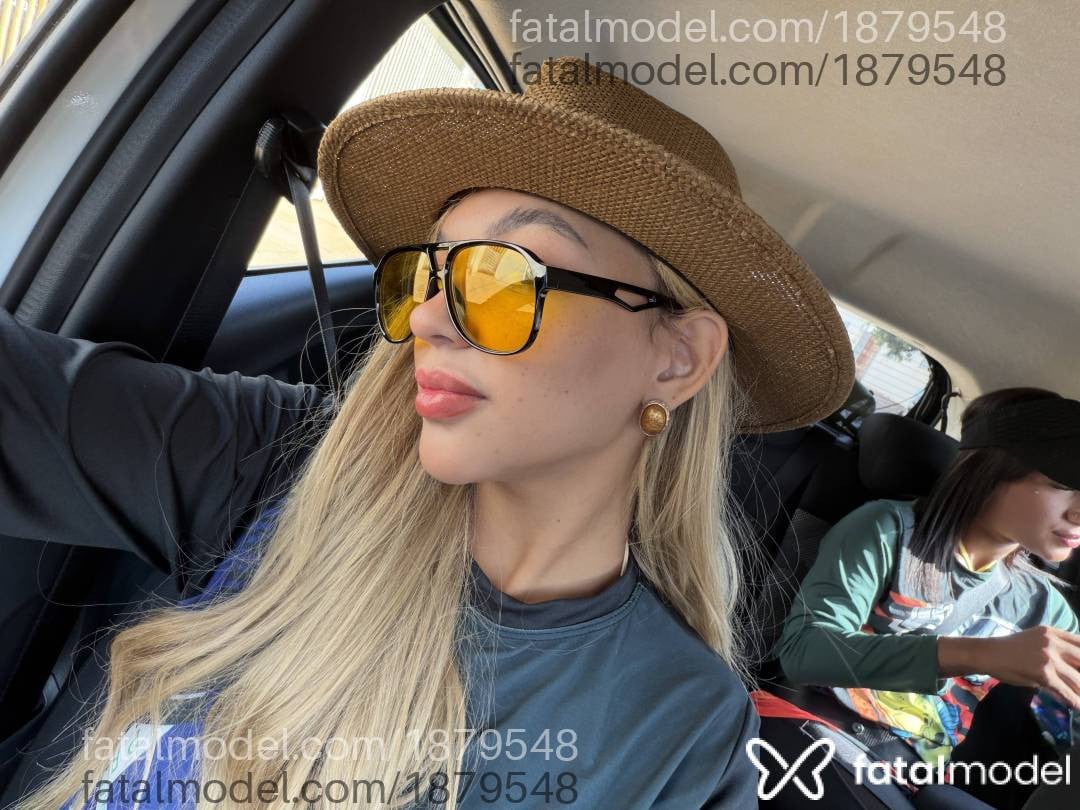 Acompanhante mulher com cabelo castanho de olhos castanhos - Lilit