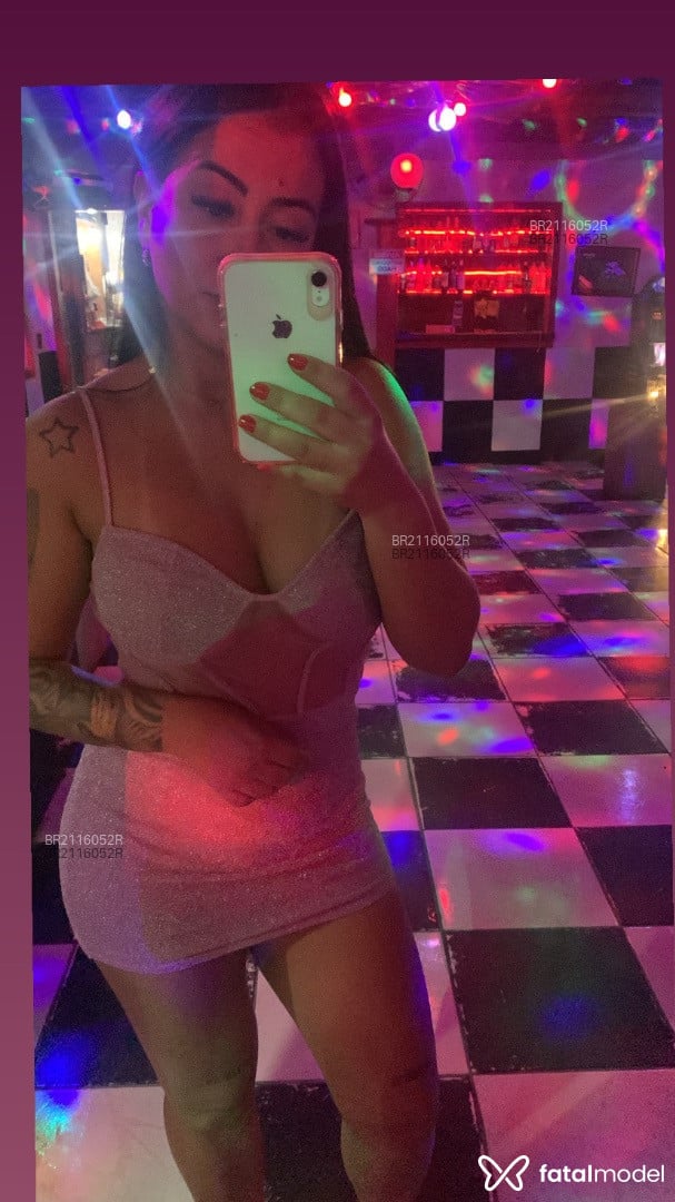Acompanhante mulher morena (o) de olhos pretos em São José - Luana