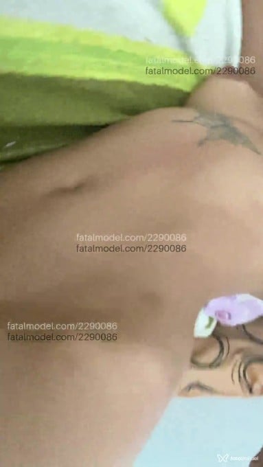 Acompanhante mulher morena (o) de olhos castanhos em Virtual - Akire