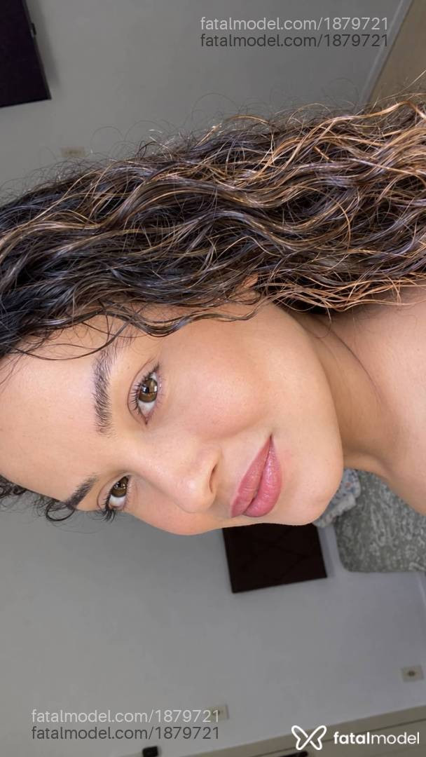 Acompanhante mulher morena (o) de olhos castanhos - Bella