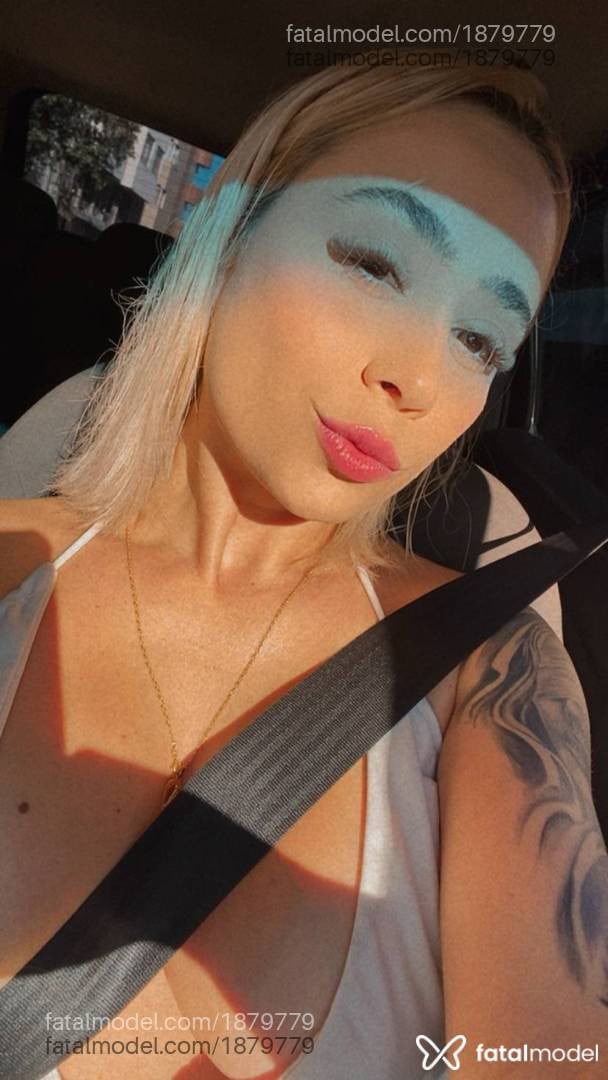 Acompanhante mulher loira (o) de olhos castanhos em Divinópolis - Jhady Freitas