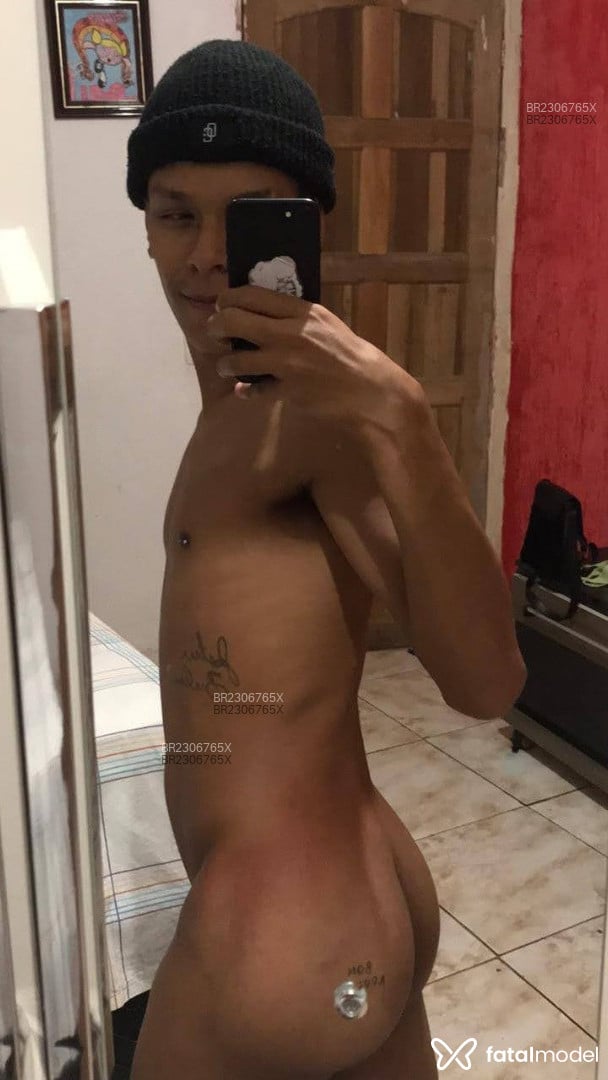 Acompanhante homem com cabelo castanho de olhos castanhos em São Paulo Acompanhante homem com cabelo castanho de olhos castanhos em São Paulo - Lugus
