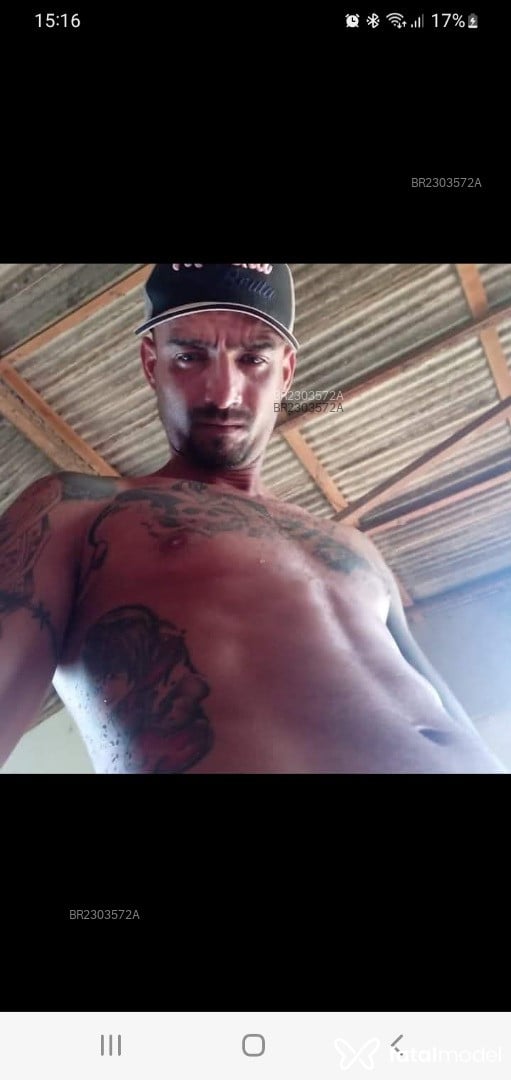 Acompanhante homem com cabelo castanho de olhos castanhos em Ariquemes Acompanhante homem com cabelo castanho de olhos castanhos em Ariquemes - Morena Bandida