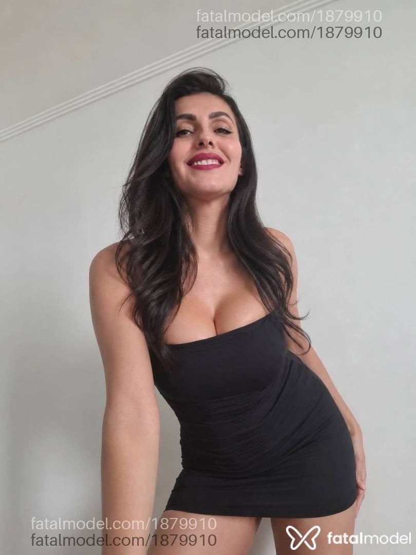 Acompanhante mulher trans morena (o) de olhos pretos - Yasmin Velask