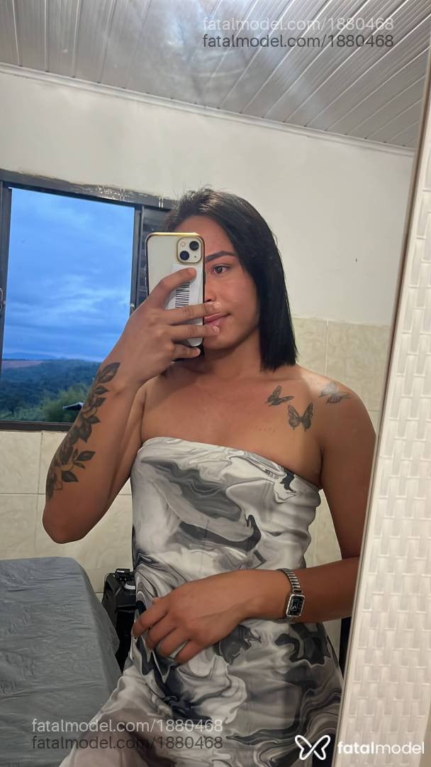Acompanhante mulher trans com cabelo castanho de olhos castanhos - Beatriz