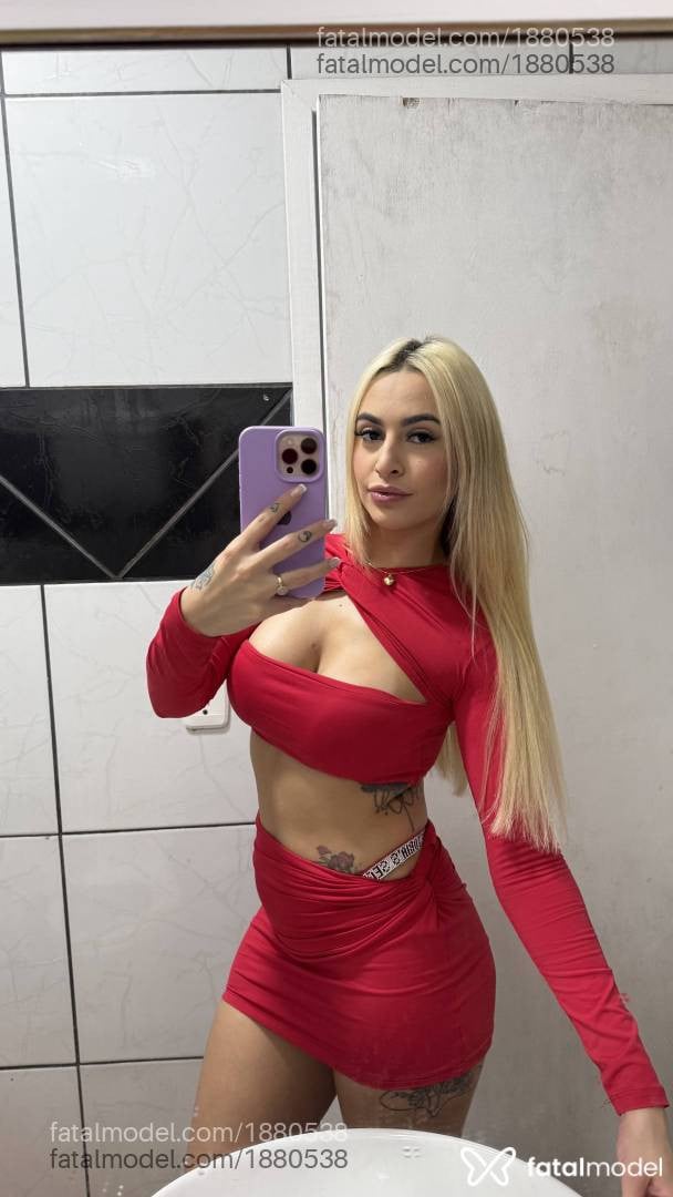 Acompanhante mulher loira (o) de olhos castanhos em Erechim Acompanhante mulher loira (o) de olhos castanhos em Erechim - Larah