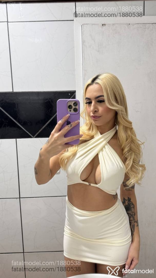 Acompanhante mulher loira (o) de olhos castanhos em Erechim Acompanhante mulher loira (o) de olhos castanhos em Erechim - Larah
