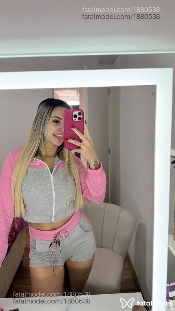 Acompanhante mulher loira (o) de olhos castanhos em Erechim - Larah