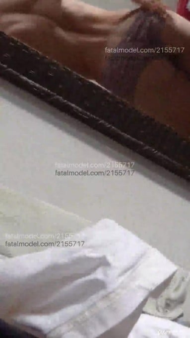Acompanhante não-binário com cabelo castanho de olhos castanhos em Campinas - Eduarda Sash