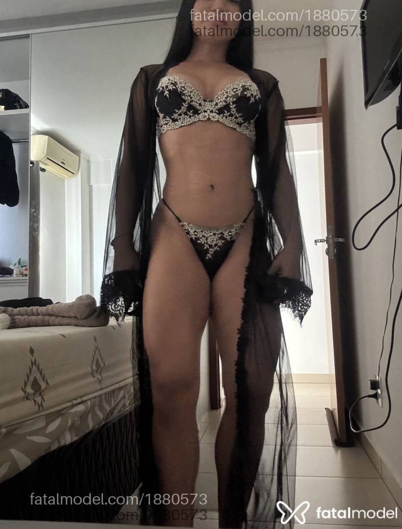 Acompanhante mulher morena (o) de olhos pretos - Layane Souza