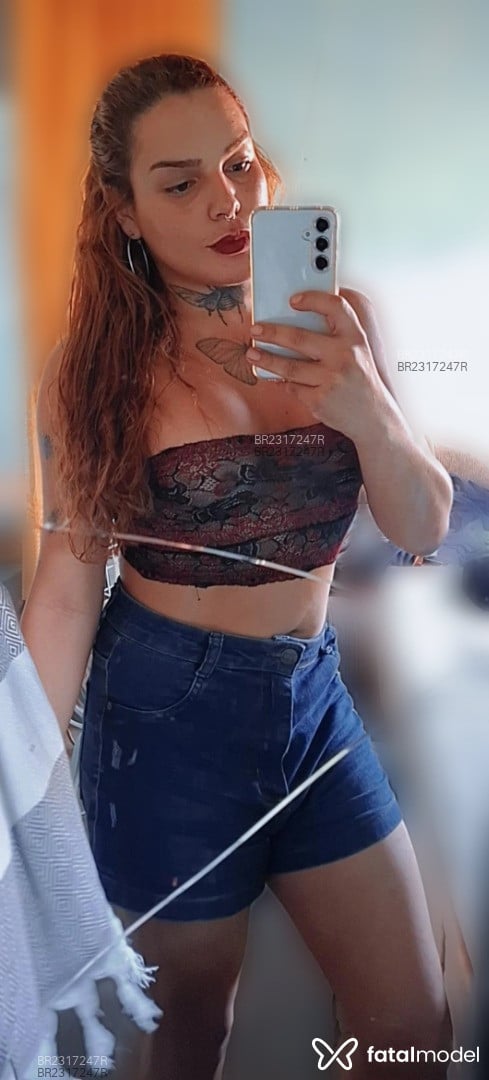 Acompanhante mulher trans ruiva (o) de olhos castanhos em Nhandeara - Beatriz