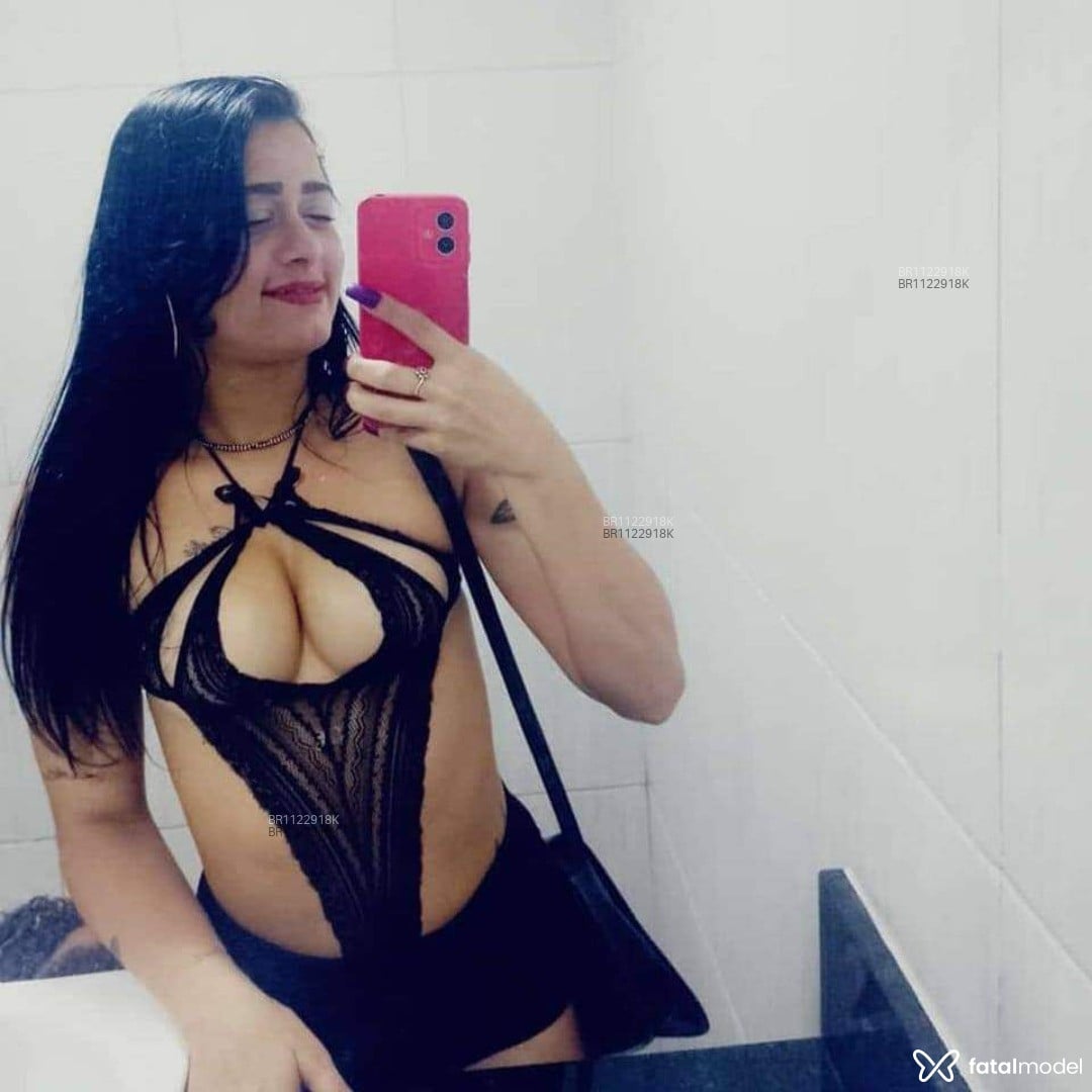 Acompanhante mulher morena (o) de olhos castanhos em Volta Redonda Acompanhante mulher morena (o) de olhos castanhos em Volta Redonda - Esther Oliveira